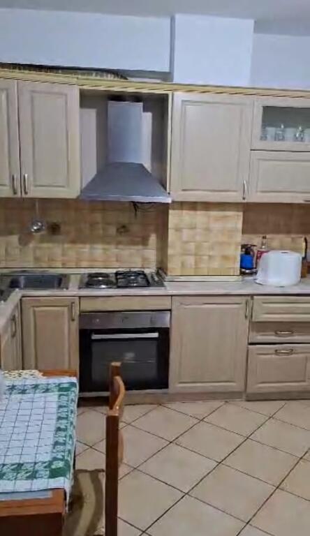 SHITET APARTAMENT 2+1 PRANE FABRIKES SE AKULLIT DURRES