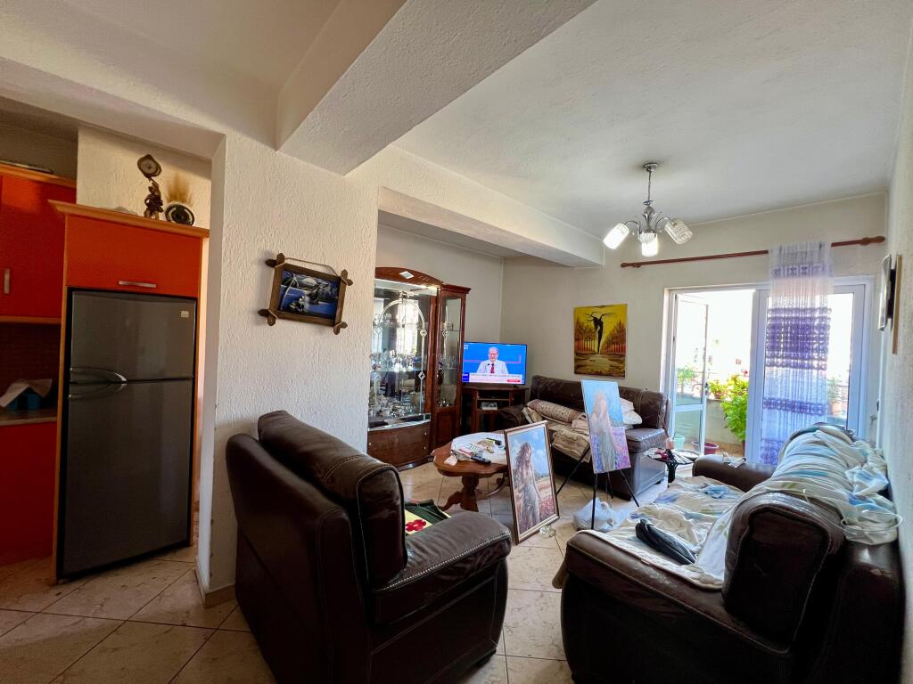 Shitet, Apartament 2+1+Ballkon, stadiumi ”Gjorgji Kycyku”- Pogradec.