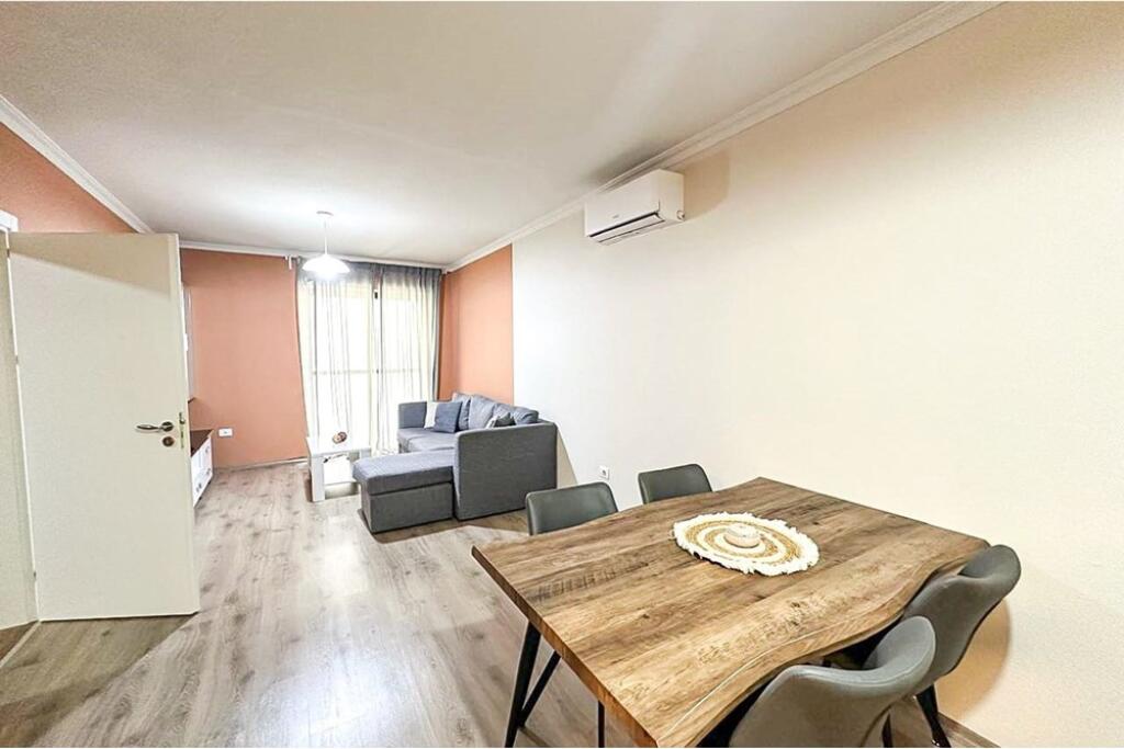 APARTAMENT 2+1 ME QIRA - GARDA, ISH BLLOKU