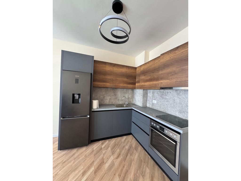 Apartament me Qira në Kompleksin "Univers City"