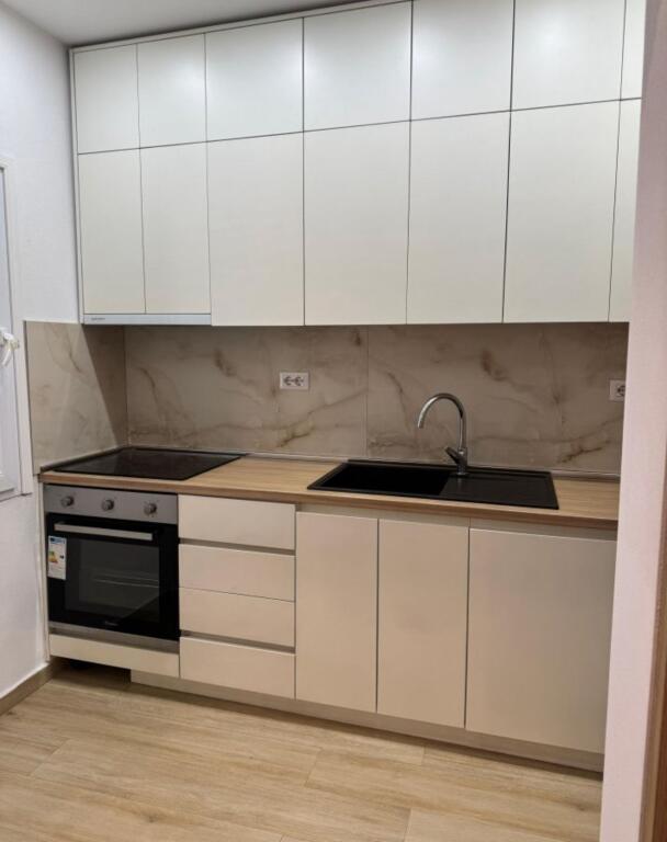 Apartament 1+1 me qera tek Ish Restorant Durresi (600 Euro)