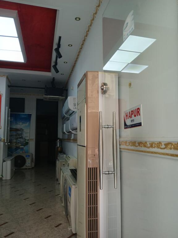 SHOP FOR RENT AT 21 DHJETORI 500 EURO!