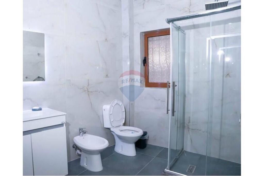 Jepet apartamnet 2+1 me qira, Vila Gold!