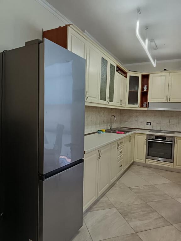 Apartament me Qira 1+1 – Intesa, pranë Laprakës & Sheshit Shqiponja