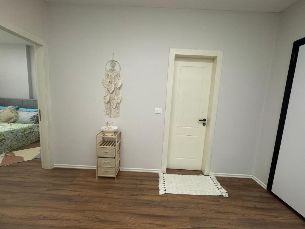 ✨  Jepet Me Qira Afatgjatë  Apartament 1+1, 90m²