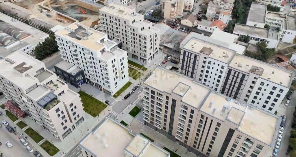 Jepet me qera ambient komercial per biznese te ndryshme