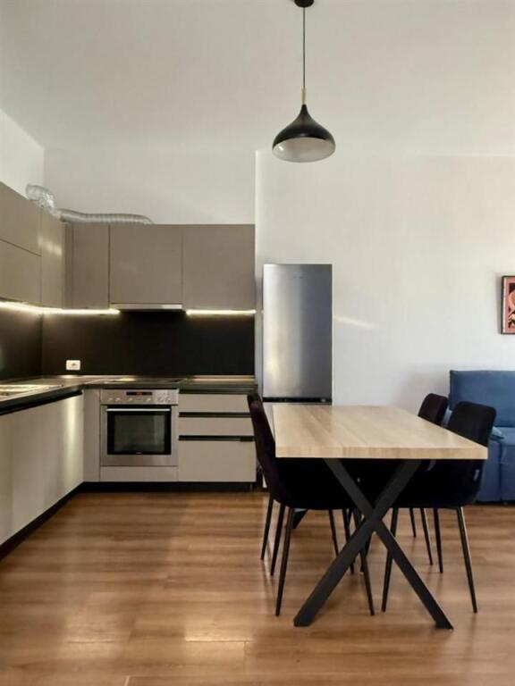 APARTAMENT ME QERA 2+1 RRUGA 5 MAJ 650 EURO
