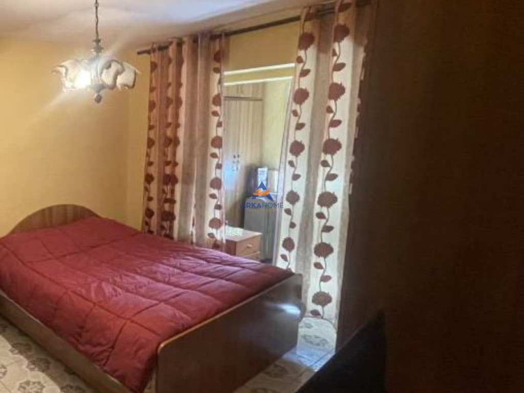 SHITET APARTAMENT 2+1+BALLKON " RRUGA RAMAZAN ZAKJA, XHAMLLIK" 130.000 EURO.