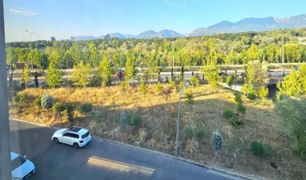 FOR RENT: *1+1+ garage* fully invested || (📍Liqeni i Thate ) || *1200€/Month*