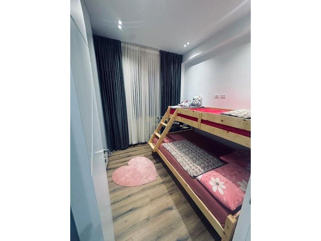 Opportunità. Appartamento 3+1+Posto auto presso il residence Kodra Diellit 2