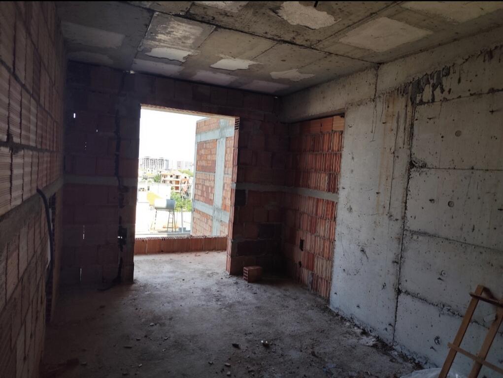 Shitet Apartament 2+1 Kamez, Rrethi i Ullirit
