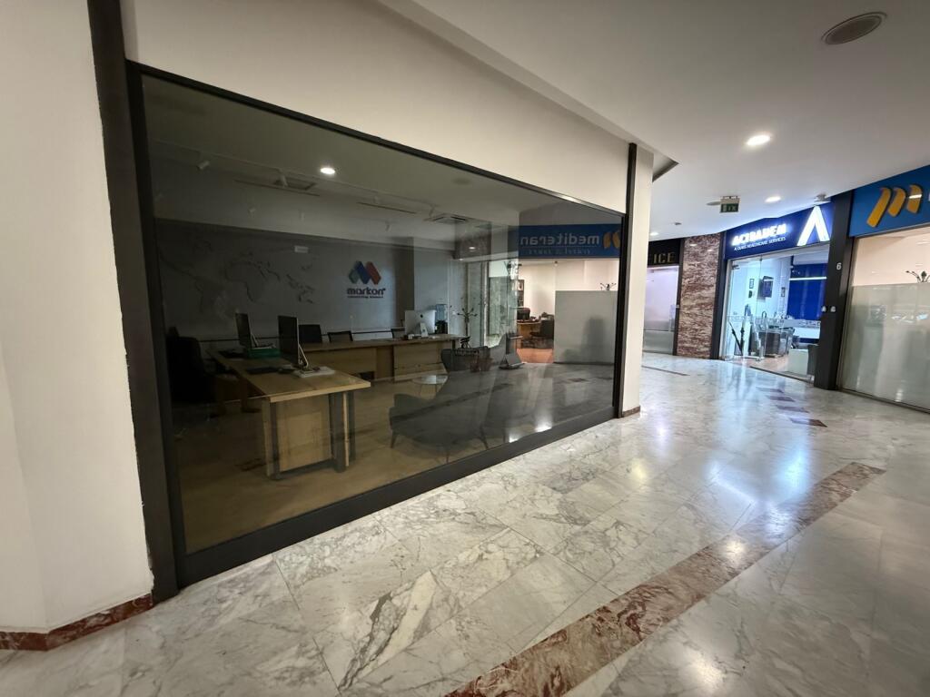SHOP FOR SALE 40 M2 TOPTANI STREET 210,000 EURO