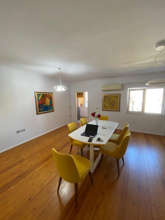 APARTAMENT 2+1+2 ME QIRA - RRUGA E KOSOVAREVE