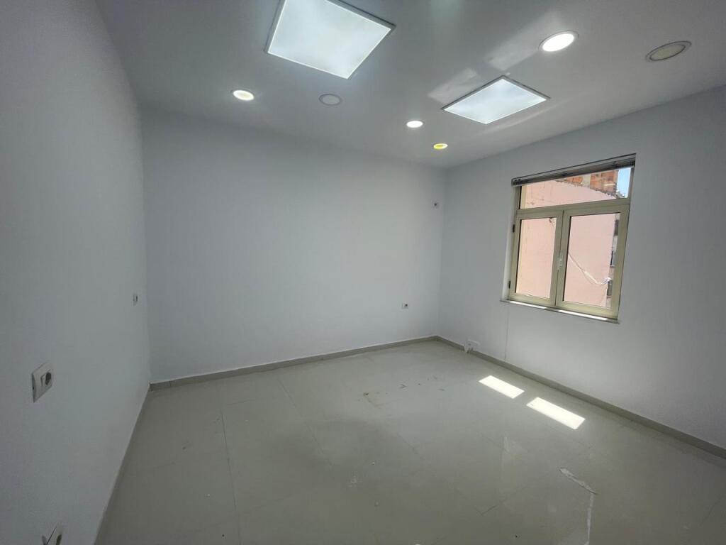 🔥 APARTAMENT ME QIRA – 2+1+1 | PËRBALLË LIBRIT UNIVERSITAR 📍