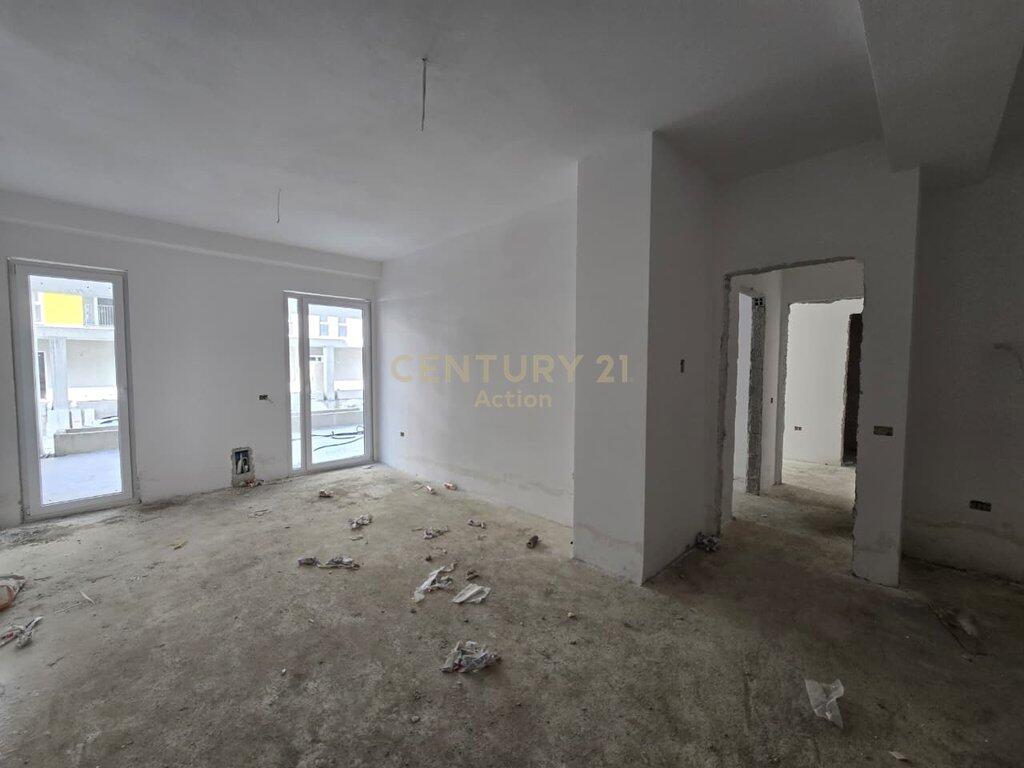 Apartament 2+1 në shitje te Qendra Tregtare QTU -Univers City, Tiranë