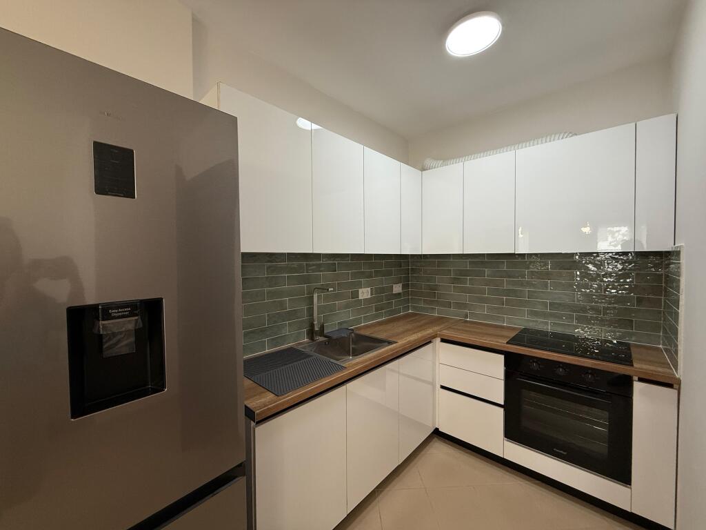Apartament me qera 2+1+2 Kompleksi Kontakt, 21 Dhjetori