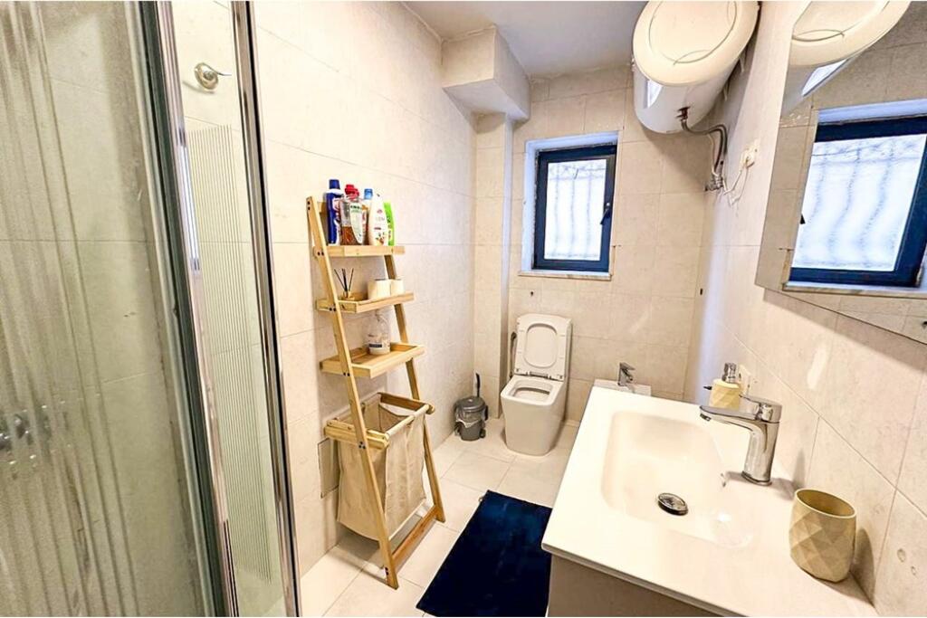 APARTAMENT 2+1 ME QIRA - GARDA, ISH BLLOKU