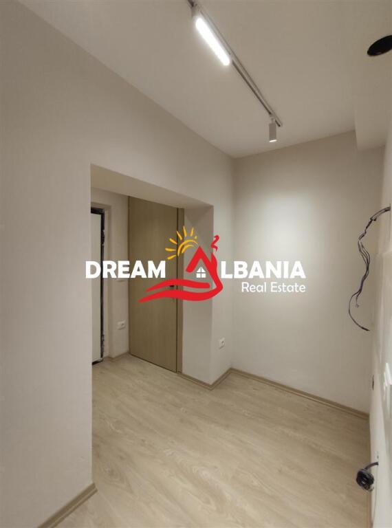 Office for rent on Myslym Shyri street, in Tirana (42611350)
