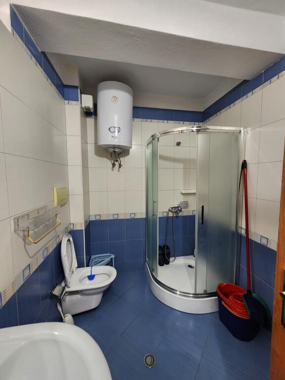 Jepet me qera super apartament 1+1 prane Stacionit Trrenit