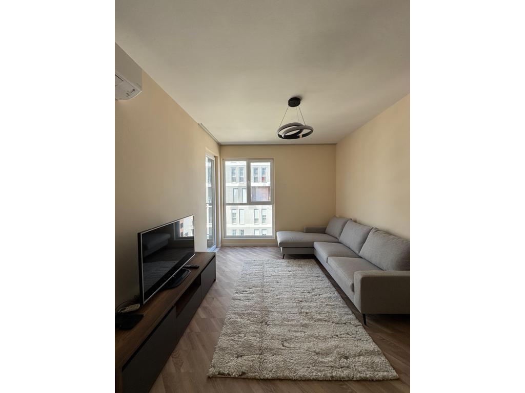 Apartament me Qira në Kompleksin "Univers City"