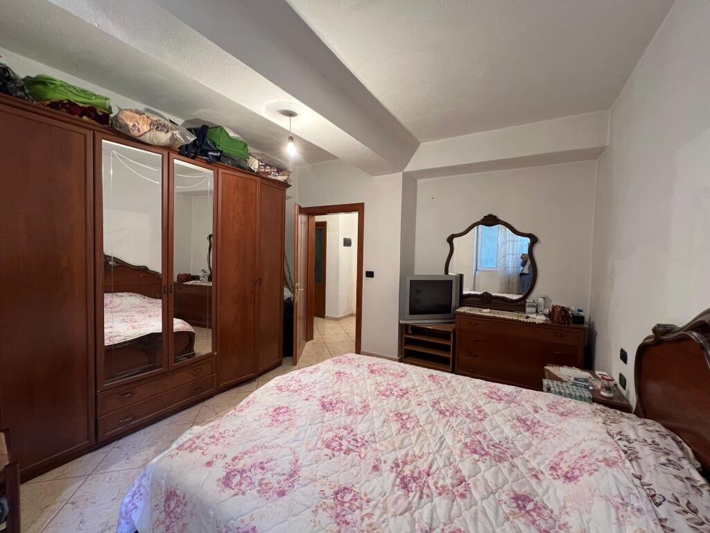 Shitet, Apartament 2+1+Ballkon, stadiumi ”Gjorgji Kycyku”- Pogradec.
