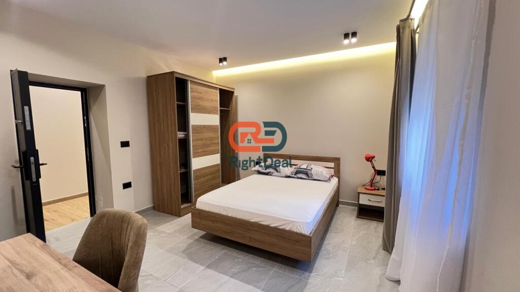 Tek Rruga Fortuzi, Shiten 2 Garsoniere Ideale Per Airbnb!!