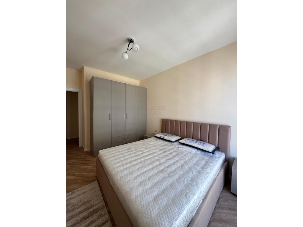 Apartament me Qira në Kompleksin "Univers City"