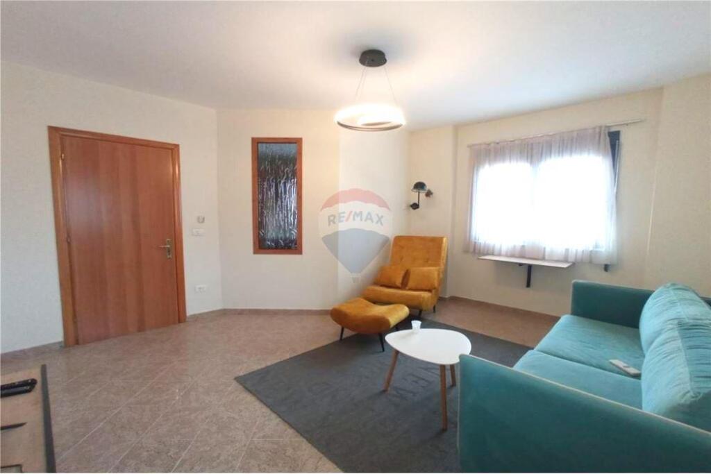 *Appartamento 1+1 - In Affitto - Piazza Skënderbej*