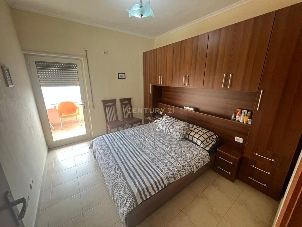 Appartamento 1+1 offerto a Durazzo, zona spiaggia