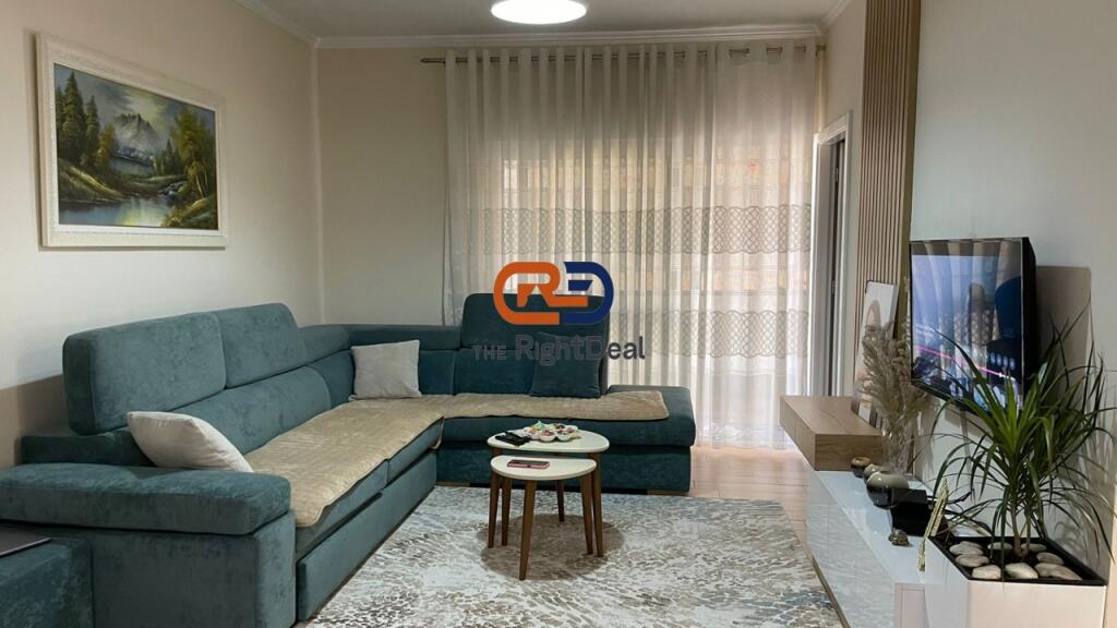 Tek Kryqezimi I Vasil Shantos, Jepet Me Qira, Apartament 1+1, Me Lokacion Ideal!!!