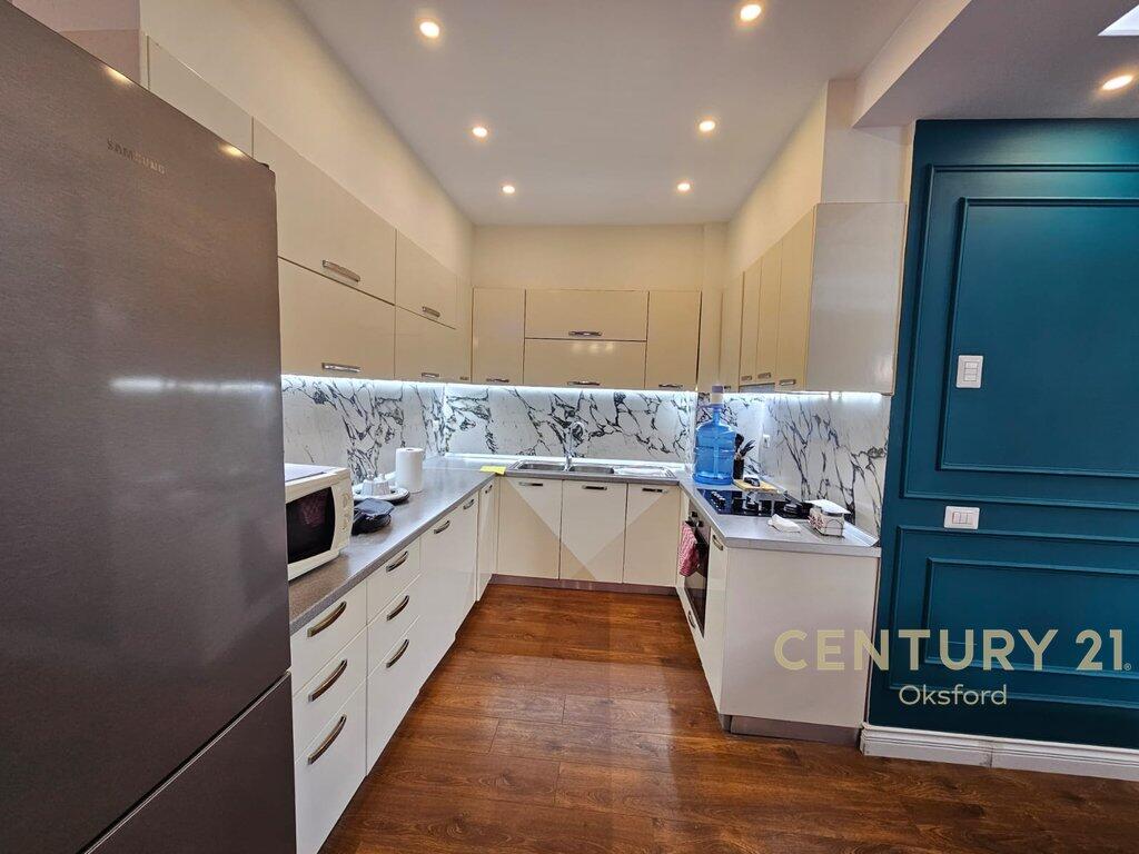 SHESIM APARTAMENT 2+1 PLUS VERANDE NE YZBERISHT! 185,000 €