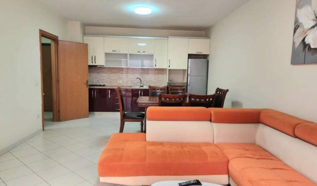 Apartament 2+1 me qera ne Astir tek rrethrrotullimi (50,000 Leke)

