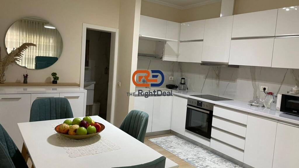 Tek Kryqezimi I Vasil Shantos, Jepet Me Qira, Apartament 1+1, Me Lokacion Ideal!!!