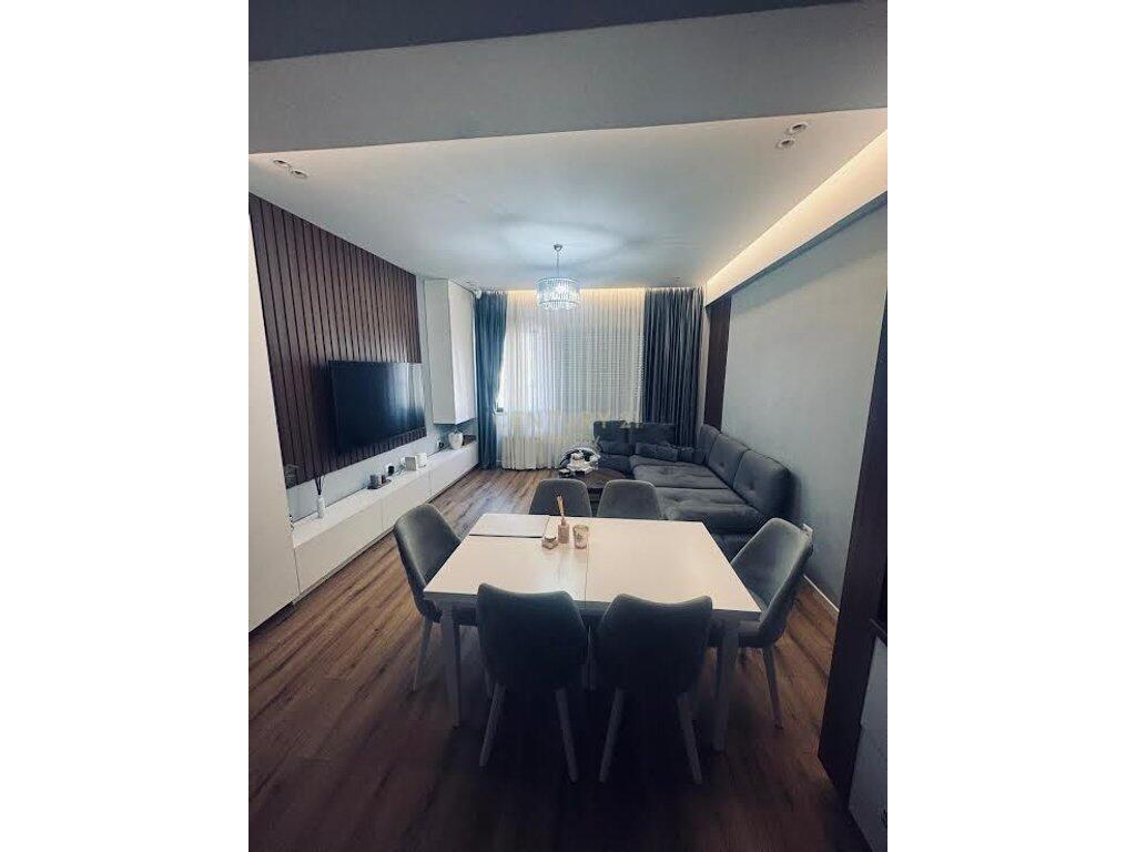 Opportunità. Appartamento 3+1+Posto auto presso il residence Kodra Diellit 2