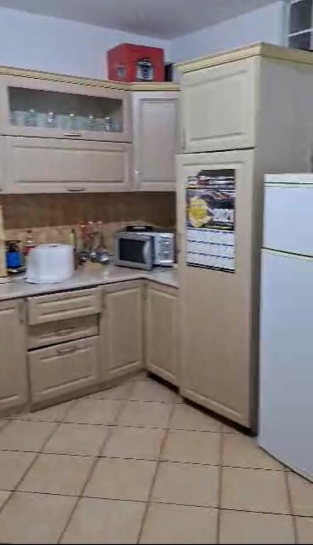 SHITET APARTAMENT 2+1 PRANE FABRIKES SE AKULLIT DURRES