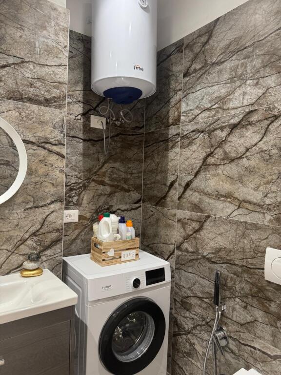 ✨  Jepet Me Qira Afatgjatë  Apartament 1+1, 90m²