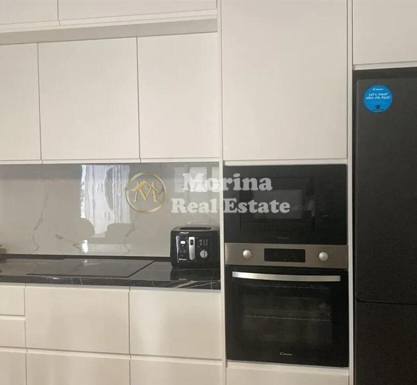 Qera, Hyrje Private 2+1, Porcelan , 800 Euro/Muaj.
