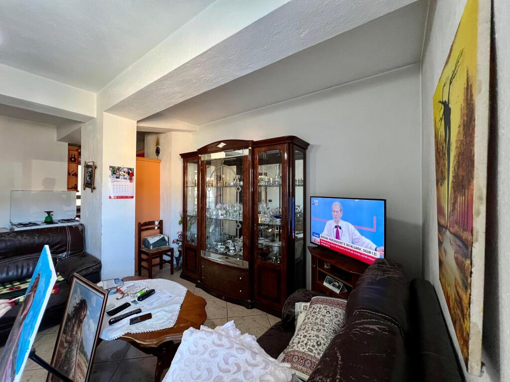 Shitet, Apartament 2+1+Ballkon, stadiumi ”Gjorgji Kycyku”- Pogradec.