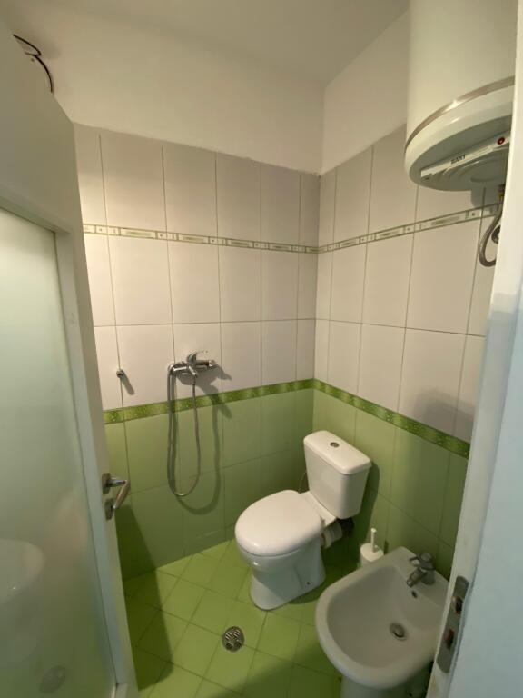 APARTAMENT 2+1+2 ME QIRA - RRUGA E KOSOVAREVE