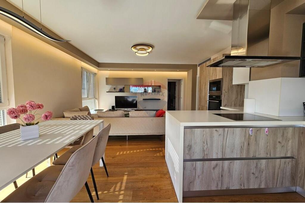Apartment 3+1+2 for sale at the Kontakt Complex!