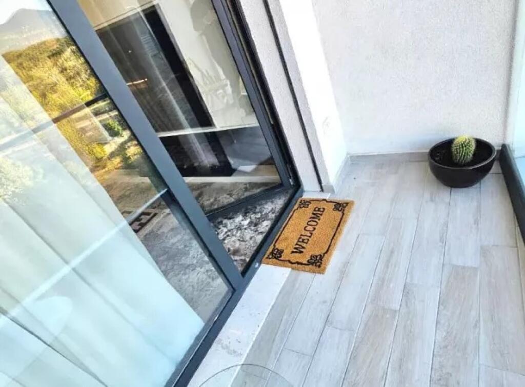 FOR RENT: *1+1+ garage* fully invested || (📍Liqeni i Thate ) || *1200€/Month*