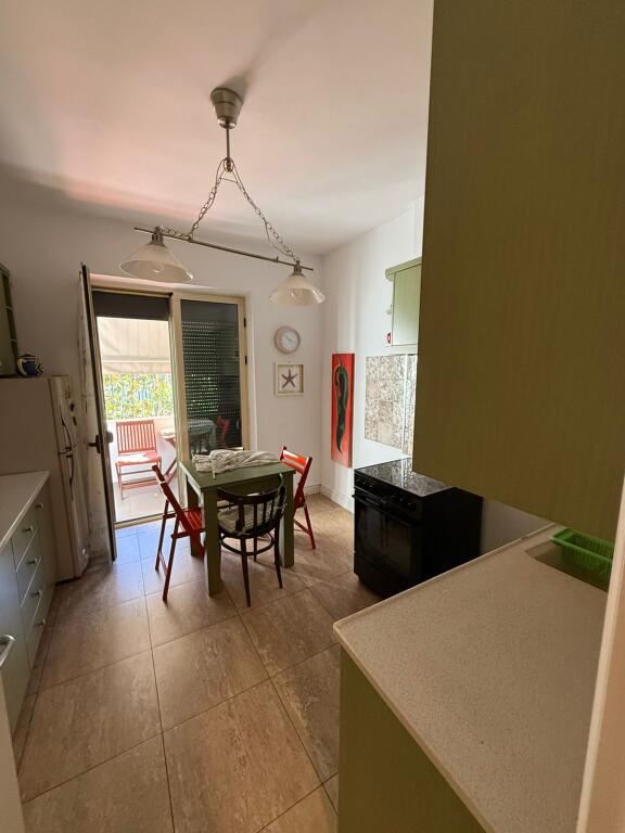 Appartamento 1+1 in affitto + zona cucina separata + Balcone presso Bar Sanremo a Myslym Shyr.