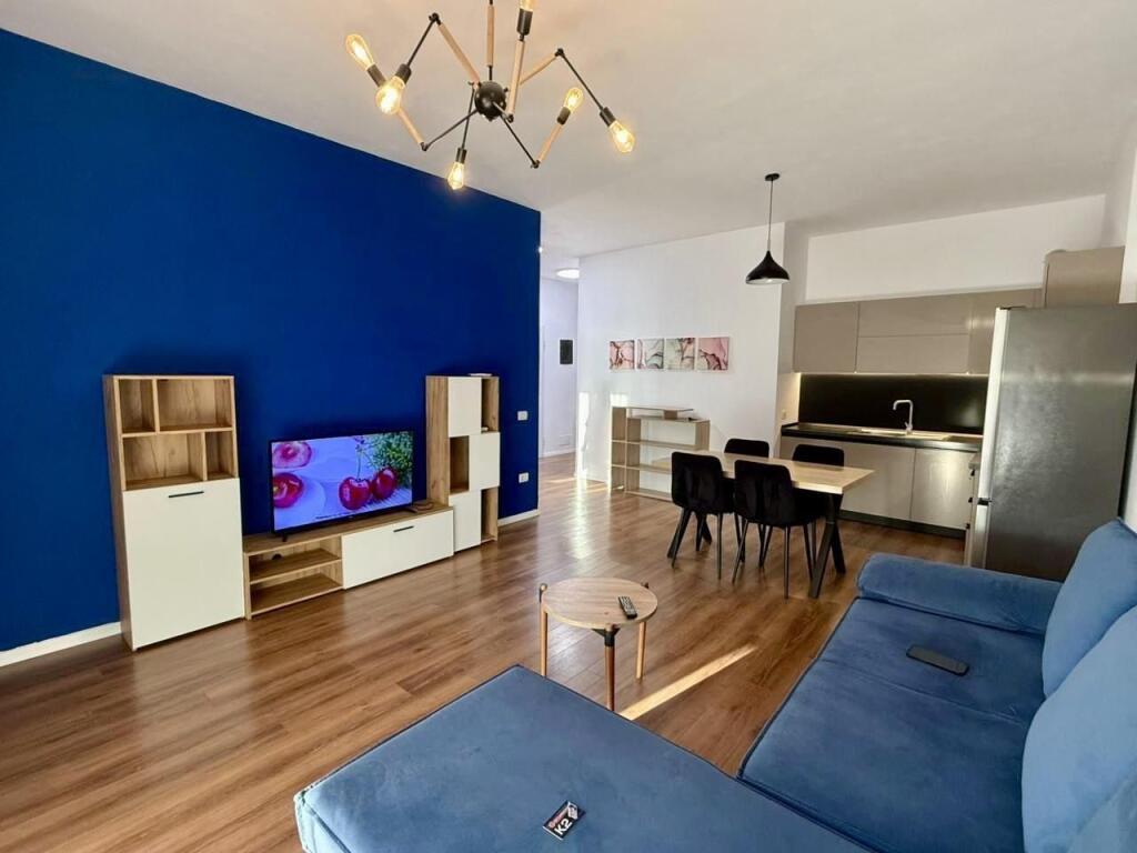 APARTAMENT ME QERA 2+1 RRUGA 5 MAJ 650 EURO