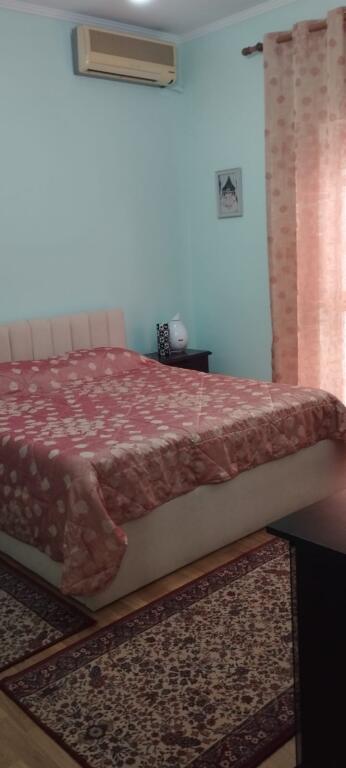 Si dà 3+1, piano villa vicino alla scuola rossa, prezzo 600 euro