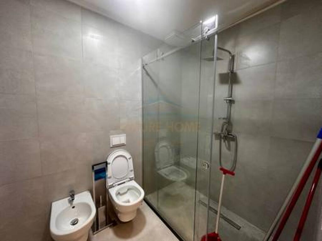 Jepet me qira apartament 1+1 pranë Liqenit të Thatë