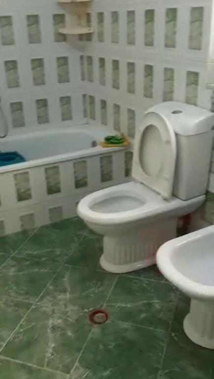 Jepet me qera Shtepia 1+1+ kuzhine ne vehte Ndodhet tek rruga Besa prane Hotel Meridiani 400 mije leke