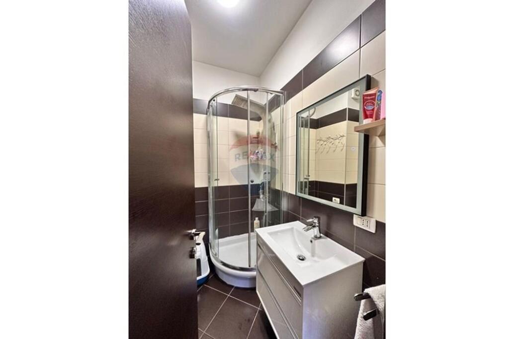 Apartament 1+1 per shitje prane Square 21!