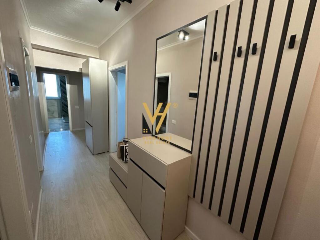 JEPET APARTAMENT 3+1+2+BLK ME QERA TE ISH EKSPOZITA 1.300 EURO