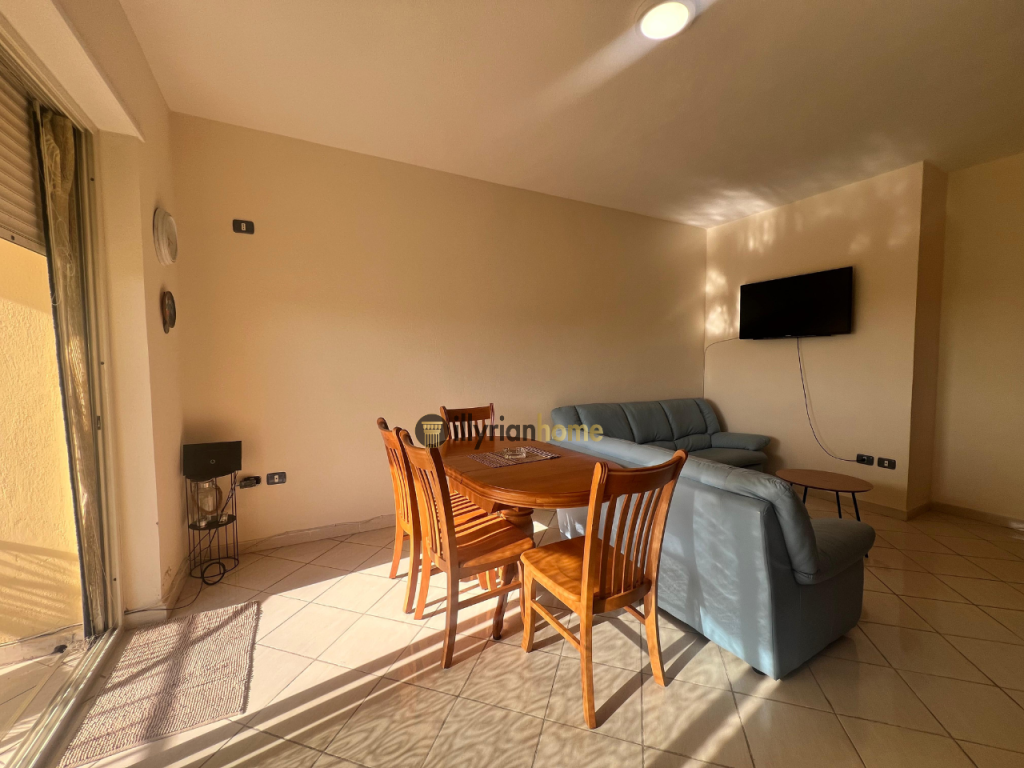 Shitet Apartament 2+1 me Ballkon dhe Pamje Fantastike, Golem, Durrës.
