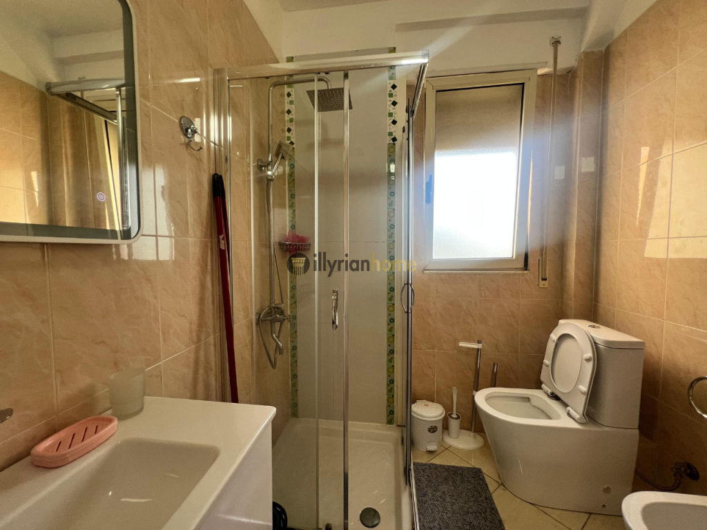 Shitet Apartament 2+1 me Ballkon dhe Pamje Fantastike, Golem, Durrës.
